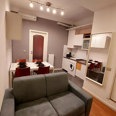 Garibaldi Station - L'isola Che C'e Apartment *